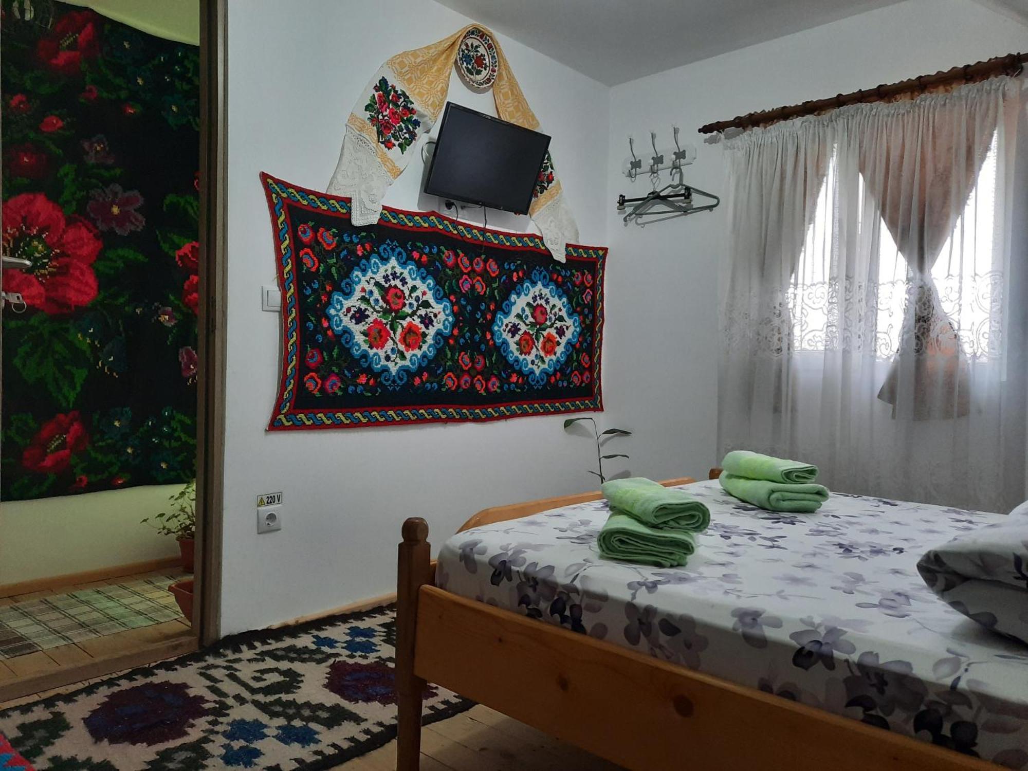 Apartamento Casa Pintea De Sub Coasta Breb Habitación foto